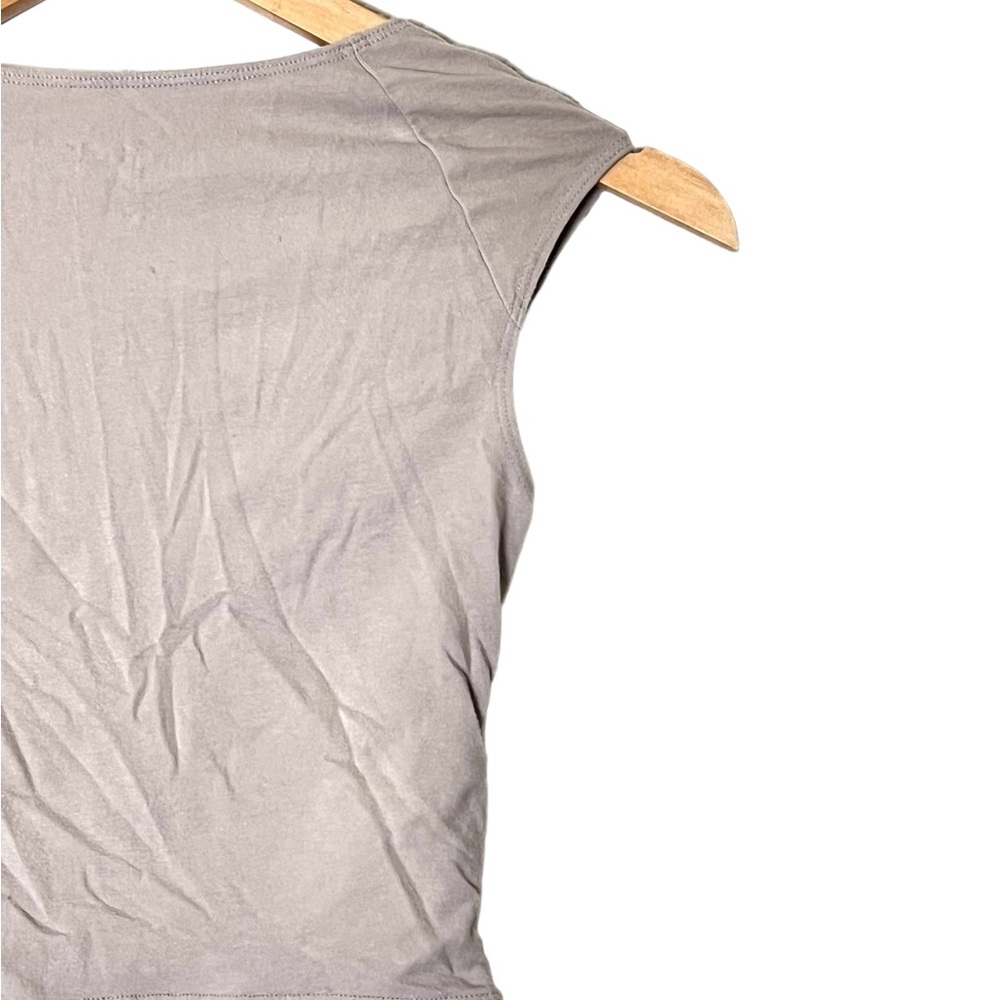 Hollister | Beige ruched v-neck short sleeve crop top size extra small - Picture 7 of 8